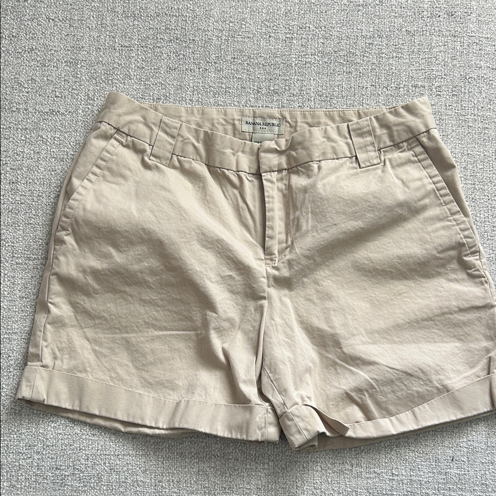 Banana Republic Women's Tan Shorts